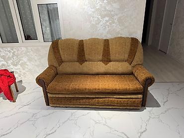Divan və kreslo dəstləri: Klassik dəst: divan + 2 ədəd kreslo Hər biri yaxşı vəziyyətdədir — 6