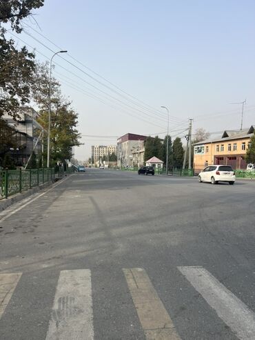 сдаю дом лебединовка: Сдается в аренду коммерческое помещение на первом этаже современного