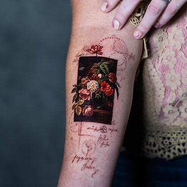 plastik qapi pencere kreditle: Tattooya model axtarilir. Dizayn antik fəlsəfi səhnə, incə kontur — 4