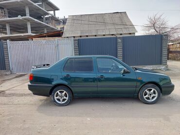 Volkswagen: Volkswagen Vento: 1995 г., 1.8 л, Механика, Бензин, Седан — 10