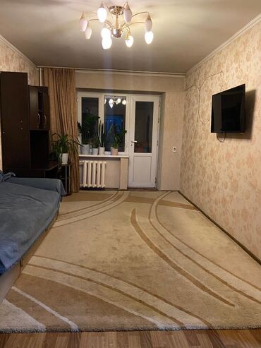 английский квартал снять квартиру: 2 комнаты, 43 м², Хрущевка, 3 этаж, Косметический ремонт