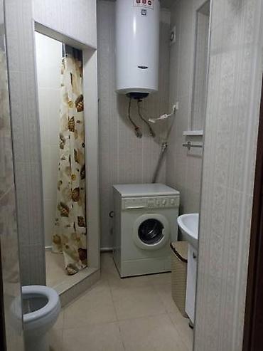 дом алик: Продаю 2-этажный дом, площадью 200 кв.м, начало ж/ м Ак -Орго, участок — 9