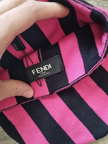bas: Fendi papaq orjinal 75 azn usaq ucun Amerikadam alinib.Yenidir. Ünvan — 2