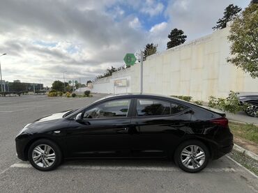 Hyundai: Hyundai Elantra: 1.6 l | 2019 il Sedan — 5