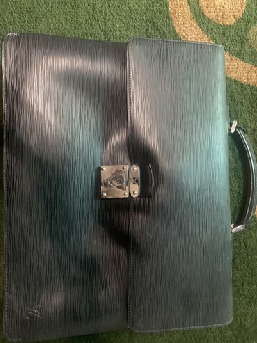 Сумки: Портфель кожаный от элитной парижской компании Louis Vuitton