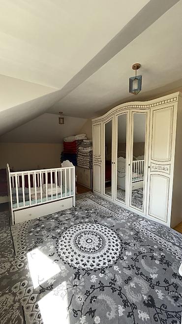 Продажа коттеджей и домов: 🏡 **СРОЧНО ПРОДАЁТСЯ ДОМ!** 📍 Район ж/м Арча Бешик 🏠 180 м² | 🌿 4 — 6