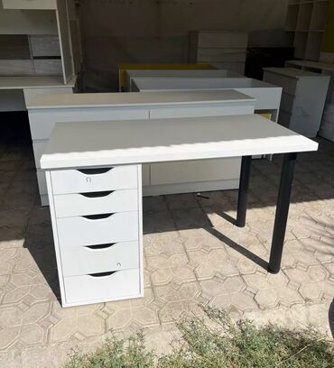 флипчарты пробковая с дополнительными планками: Письменный стол, Новый