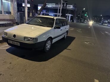 Volkswagen: Volkswagen Passat: 1990 г., 1.8 л, Механика, Бензин, Универсал