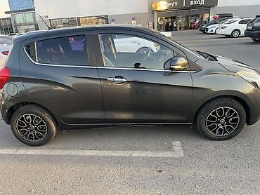 bugatti veyron: Chevrolet Spark: 2017 г., 1 л, Автомат, Бензин, Хэтчбэк — 6