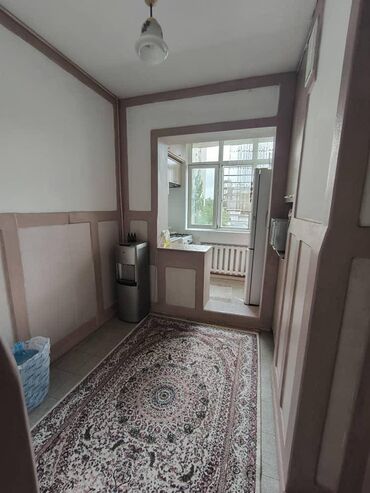 срочно продам квартиру в баку: 2 бөлмө, 52 кв. м, 106-серия, 4 кабат, Эски ремонт