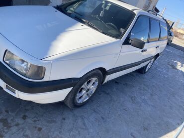 Volkswagen: Volkswagen Passat: 1989 г., 1.8 л, Механика, Бензиновая, Универсал — 2