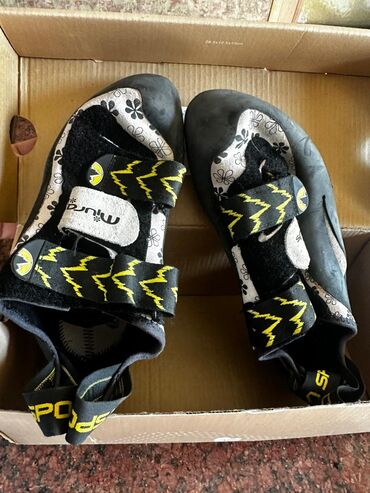 Əlcəklər: Продаю скальные туфли (скальники) LA SPORTIVA (Италия) Почти новые