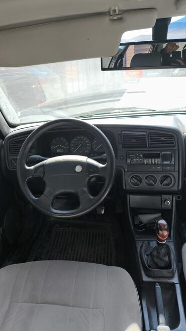 пасат в4: Volkswagen Passat: 1995 г., 2 л, Механика, Бензин, Седан