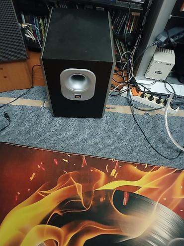Динамики и колонки: Продам сабвуфер JBL в отличном состоянии,100вт,динамик 8 дм — 2