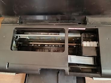 Принтеры: Продаю принтер Epson L800, включается, работает. Требует замены — 3
