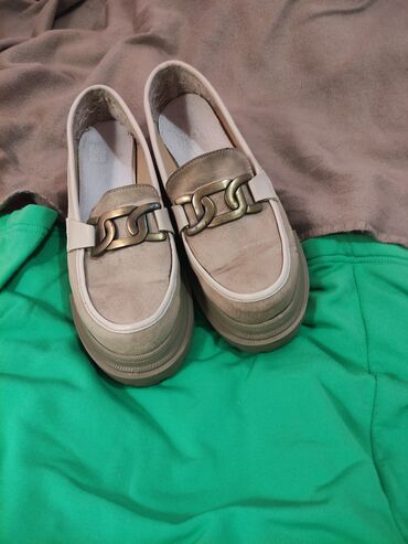 narandzasta haljina i cipele: Mokasine, Boreli, 40