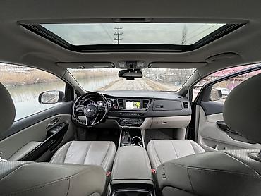 Kia: Kia Carnival: 2020 г., Минивэн — 11