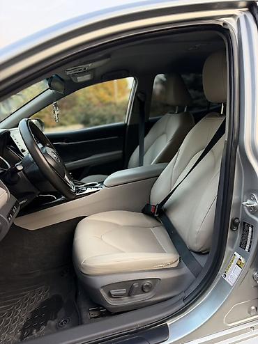 prius s: Toyota Camry: 2021 г., 2.5 л, Автомат, Гибрид, Седан — 9