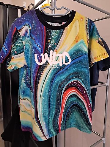 qara botinkalar: Uşaq T‑shirt dəsti – 4 ədəd - Qara T‑shirt: ön hissədə çoxrəngli şir — 2