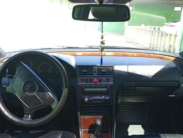 Mercedes-Benz: Mercedes-Benz 230: 2.3 l | 1998 il Sedan — 6