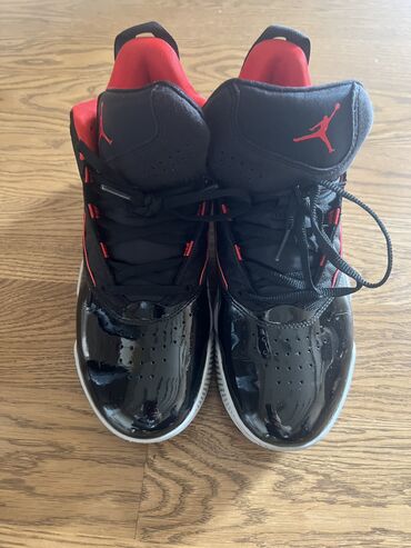 air jordan ayakkabı: Nike Jordan krossovka kisi ucun 41 razmer (us 8 men). Original