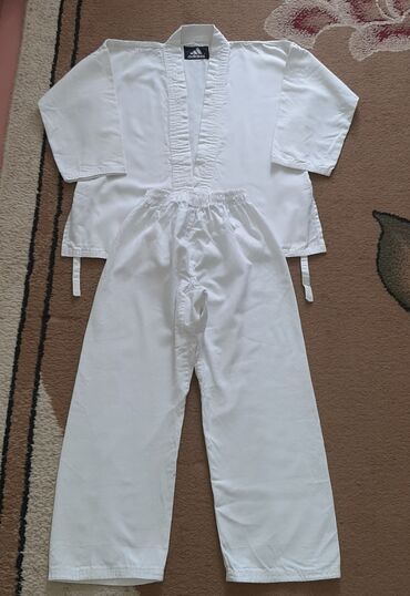 9-10-yaş oğlan üçün karate idman dəst.18-azn.metrolara çatdırılma var