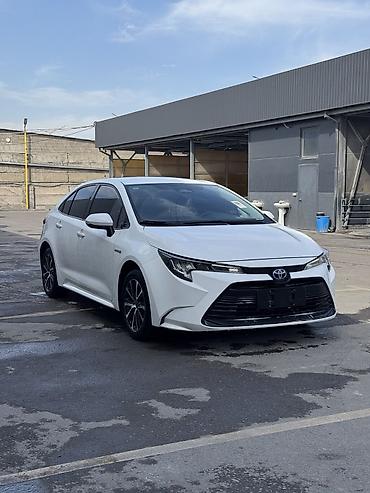 Toyota: Toyota Corolla: 2023 г., 1.8 л, Вариатор, Гибрид, Седан — 3