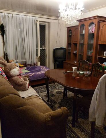 Köhnə tikili: Bakı, Bakıxanov qəs., 2 otaqlı, Köhnə tikili, m. Neftçilər, 40 kv. m — 2