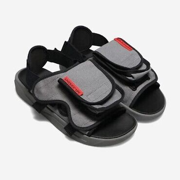 обувь мужская б у: Продаю оригинальные Jordan LS "Grey/Black" slides со штатов. Не