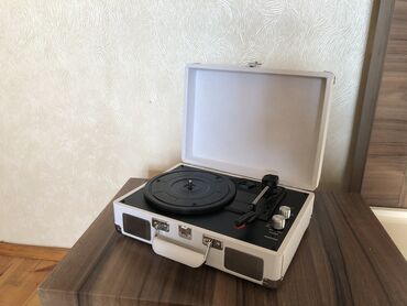 Minidisk və disk pleyerlər: Patefon val oxudan yenidir. Hər ölçüdə val oxudur. Bluetooth və AUX