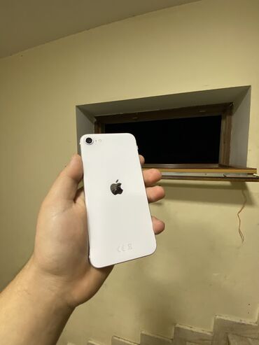 Apple iPhone: IPhone SE 2020, 64 GB, Ağ, Barmaq izi, Simsiz şarj