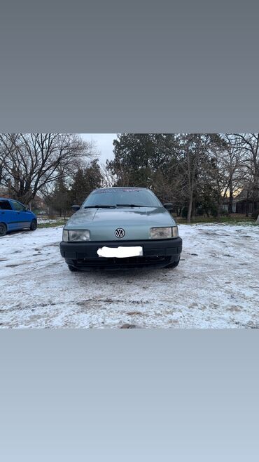 Volkswagen: Volkswagen Passat: 1988 г., 1.6 л, Механика, Газ, Седан