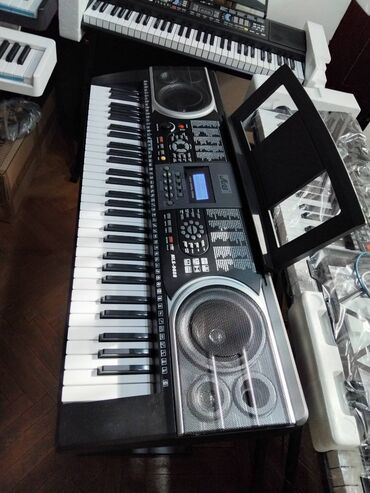 Digər: Yeni başlayanlar üçün piano və ya sintezator kursu üçün Həvəskarlar