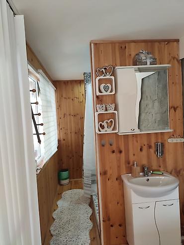 Продажа коттеджей и домов: Продается 2-х этажный дом с бассейном,два сан узла в доме и один на — 5