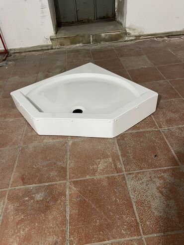 Duş poddonları: Künc duş ləyənləri – akril materialdan Məhsul təsviri: - Forma: künc — 12