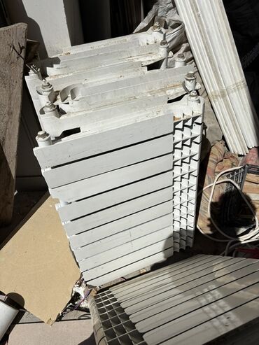 isti pol üçün laminat: Salam 9-10 ədəd radiyatir demey olarki işlenmeyib sadece tozdur