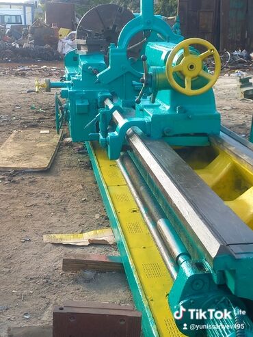 Daş kəsən stanokları: Böyük sənaye torna dəzgahı, metal emalı və digər istehsalat
