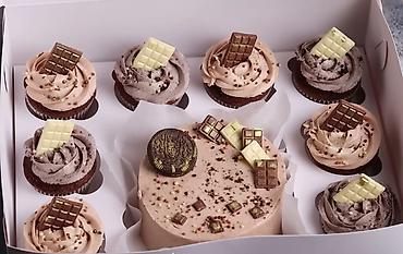 Кондитерские изделия, сладости: Шоколадная плитка из темного шоколада, украшенная рельефным — 9