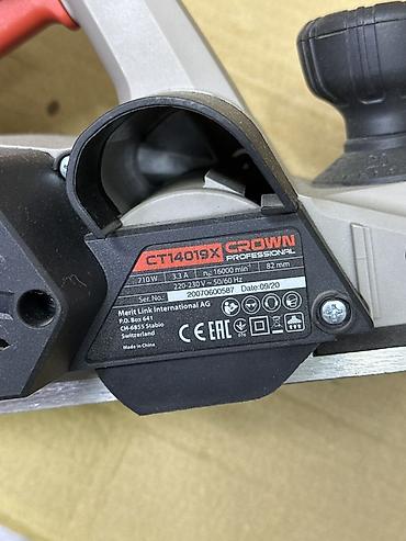 строгальный станок для стен: Электрический рубанок Crown CT14019X Professional - Мощность: 710 Вт — 3