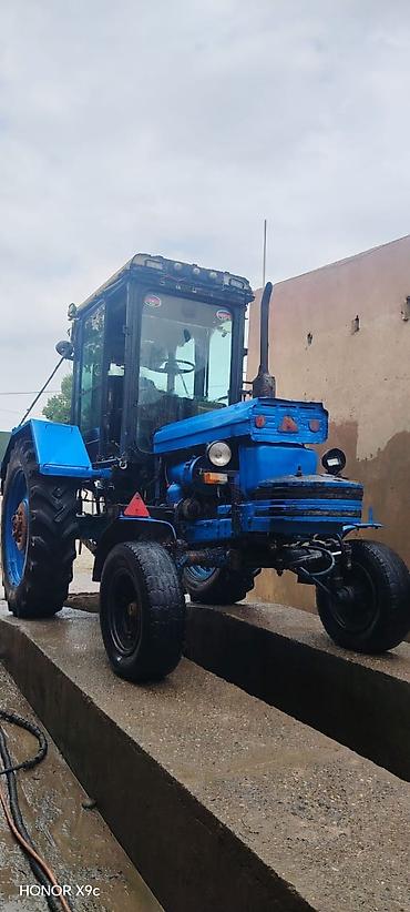 Kommersiya nəqliyyat vasitələri: Kənd təsərrüfatı üçün universal təkərli traktor Xüsusiyyətlər: - — 2