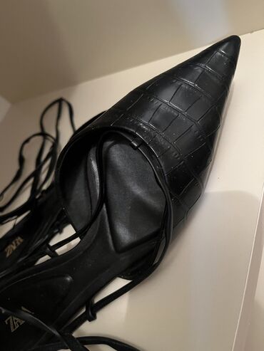 Basanoşka və səndəllər: Zara, Ölçü: 36, rəng - Qara, Yeni — 4