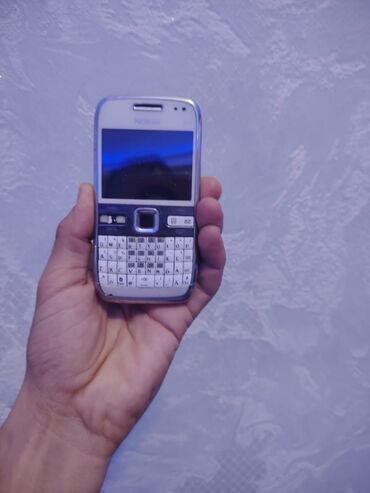 ekran kart: Nokia 1, 128 GB, rəng - Ağ, Düyməli, İki sim kartlı