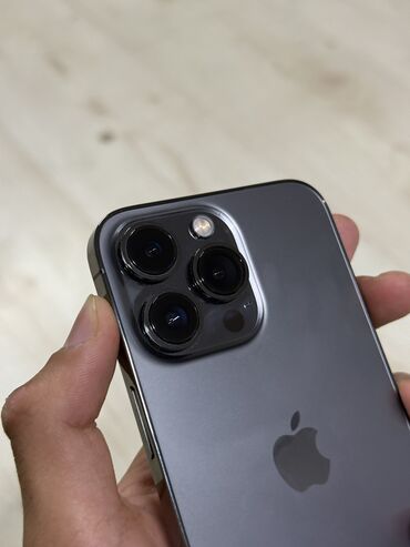 сколько стоит компьютер от apple: IPhone 13 Pro, Б/у, 256 ГБ, Черный, Чехол, 83 %