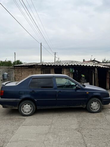 машына венто: Volkswagen Vento: 1993 г., 2 л, Механика, Бензин, Седан