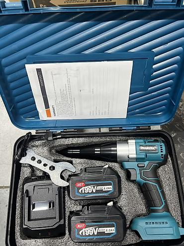 Аккумуляторный заклёпочник Makita (тип BL, бесщеточный) в комплекте в