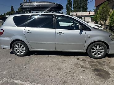 камри 44: Toyota Avensis Verso: 2004 г., Механика, Бензин, Универсал — 4