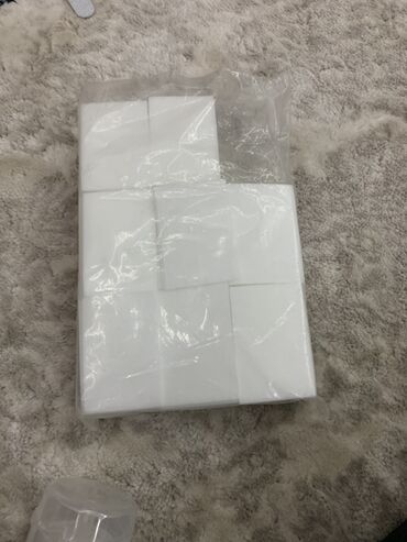 Инструменты и тележки для инструментов: Набор для маникюра и подготовки ногтей Состав: - Жидкость LONSTIN — 2