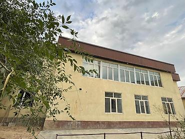 комерский помишения: Сдаётся 2 этажное коммерческое здание общей площадью 300 м2 в районе — 10