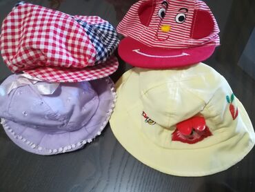heklanje kape za odrasle: Bоја - Crvena