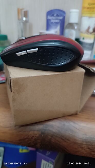 ящик с инструментами: Мышка Bluetooth, практически новая, с ыирминеми батарейками Kodak